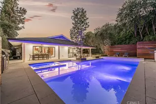 16105 Clear Oak Dr, Encino, CA 91436 - Photo 37