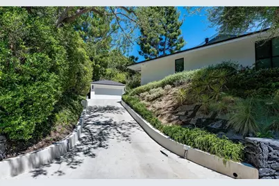 16105 Clear Oak Drive, Encino, CA 91436 - Photo 41