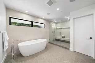 16105 Clear Oak Dr, Encino, CA 91436 - Photo 19