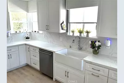 17415 Victory Boulevard, Van Nuys, CA 91406 - Photo 15