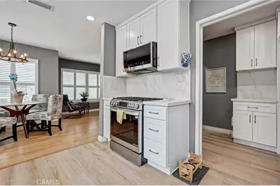 17415 Victory Boulevard, Van Nuys, CA 91406 - Photo 13