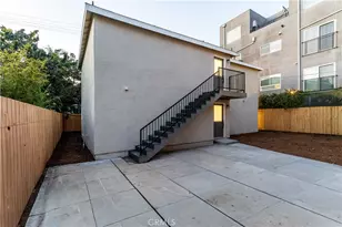 1189 Crehnshaw, Los Angeles, CA 90019 - Photo 33