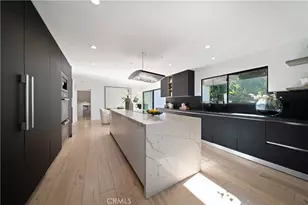 5265 Del Moreno Dr, Woodland Hills, CA 91364 - Photo 17