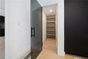 5265 Del Moreno Dr, Woodland Hills, CA 91364 - Photo 21