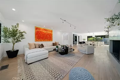5265 Del Moreno Drive, Woodland Hills, CA 91364 - Photo 11