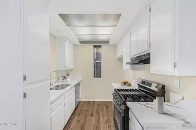 2805 W Avenue K12 Apt#143, Lancaster, CA 93536 - Photo 5
