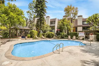 9000 Vanalden, Northridge, CA 91324 - Photo 17