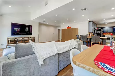20355 Mobile, Winnetka, CA 91306 - Photo 13
