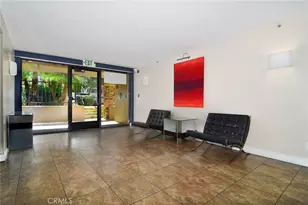 5520 Owensmouth Ave, Woodland Hills, CA 91367 - Photo 5