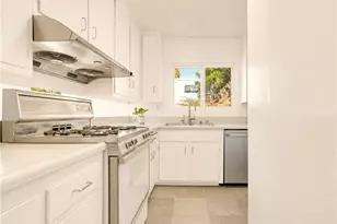 12452 Laurel Terrace Dr, Studio City, CA 91604 - Photo 11