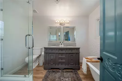 5748 Larryan Drive, Woodland Hills, CA 91367 - Photo 17