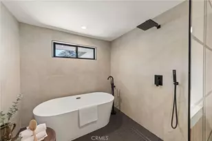 22850 Margarita Dr, Woodland Hills, CA 91364 - Photo 19