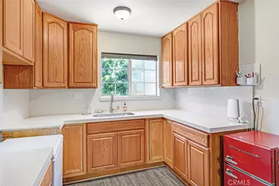 21006 Cohasset Street, Canoga Park, CA 91303 - Photo 13