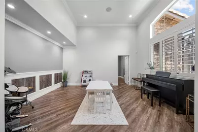 28649 Farrier, Valencia, CA 91354 - Photo 9