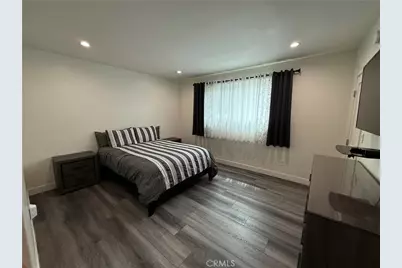 17111 Roscoe Boulevard #15, Northridge, CA 91325 - Photo 7