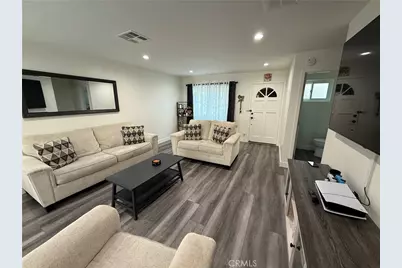 17111 Roscoe Boulevard #15, Northridge, CA 91325 - Photo 3