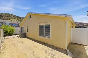 21716 Jack Pl, Saugus, CA 91350 - Photo 25