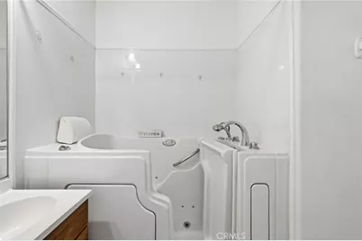 21716 Jack Place, Saugus, CA 91350 - Photo 11