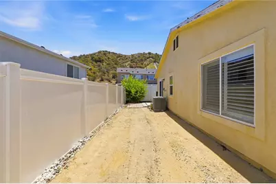 21716 Jack Place, Saugus, CA 91350 - Photo 19