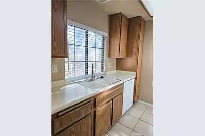 2554 Olive Drive #10, Palmdale, CA 93550 - Photo 9