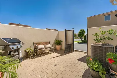 20276 Pienza, Porter Ranch, CA 91326 - Photo 27