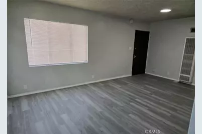 8216 S Van Ness Avenue, Los Angeles, CA 90047 - Photo 33