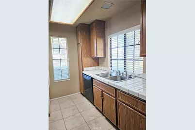 2554 Olive Drive #19, Palmdale, CA 93550 - Photo 9
