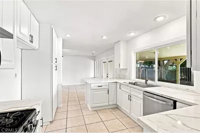 11423 Bartee Ave, Mission Hills (San Fernando), CA 91345 - Photo 17