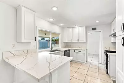 11423 Bartee Ave, Mission Hills (San Fernando), CA 91345 - Photo 19
