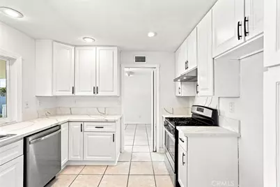 11423 Bartee Ave, Mission Hills (San Fernando), CA 91345 - Photo 17