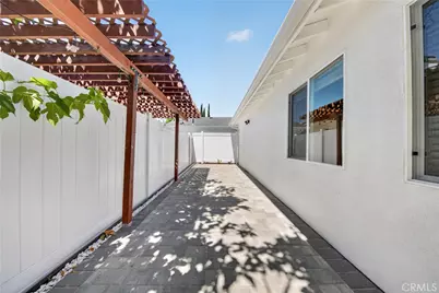 19243 Knapp St, Northridge, CA 91324 - Photo 39