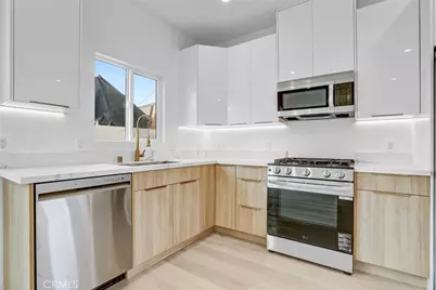 7445 Oakdale Avenue, Winnetka, CA 91306 - Photo 51