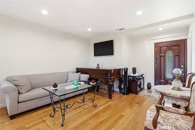 19406 Enadia, Reseda, CA 91335 - Photo 5