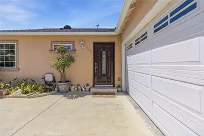 19406 Enadia, Reseda, CA 91335 - Photo 3