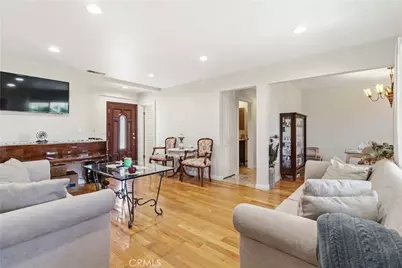 19406 Enadia, Reseda, CA 91335 - Photo 7