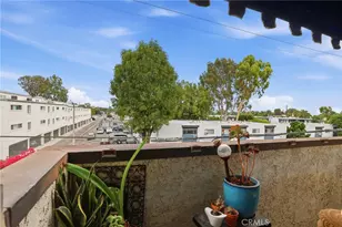 18530 Hatteras St, Tarzana, CA 91356 - Photo 23