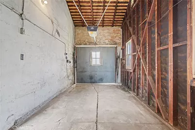9640 La Salle, Los Angeles, CA 90047 - Photo 19