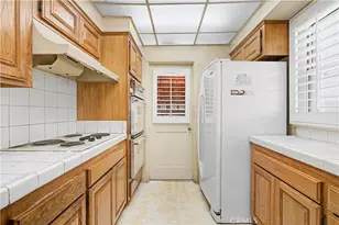 9640 La Salle, Los Angeles, CA 90047 - Photo 7