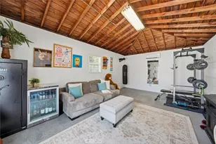 1212 N Avon St, Burbank, CA 91505 - Photo 5