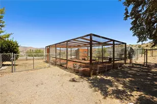 902 Searchlight Ranch Rd, Acton, CA 93510 - Photo 47