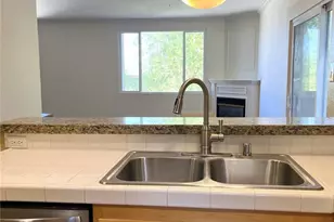 5220 Premiere Hills Circle, Woodland Hills, CA 91364 - Photo 21
