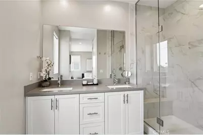 13219 Victory Boulevard, Van Nuys, CA 91401 - Photo 23