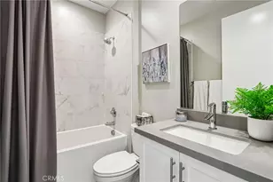 13219 Victory Blvd, Van Nuys, CA 91401 - Photo 21