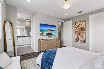 13219 Victory Boulevard, Los Angeles, CA 91401 - Photo 15