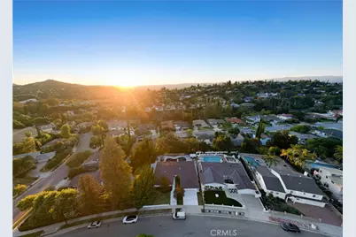 22615 Dardenne Street, Calabasas, CA 91302 - Photo 35