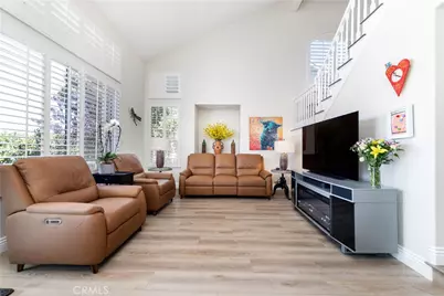 14266 Sequoia, Canyon Country, CA 91387 - Photo 9
