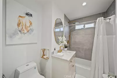 23817 Victory Boulevard, West Hills, CA 91307 - Photo 9