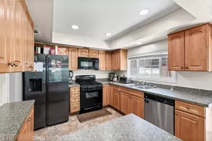 28948 Flowerpark Dr, Canyon Country, CA 91387 - Photo 9
