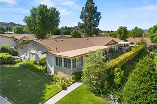26835 Ave Of The Oaks, Newhall, CA 91321 - Photo 3