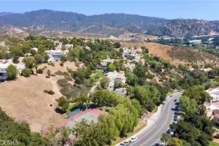 21203 Trumpet Dr, Newhall, CA 91321 - Photo 31